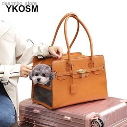 Hondendrager Nieuwe luxe PU Leather Pet Carrier BA BEHADBAAR HANDBA VOOR PUPPY CAT Fashion Do One-Shoulder BA Portable Pet Travel Handba L49