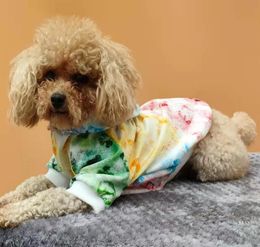 Ropa para perros Summer colorido halo teñido diseñador de sudadera con capucha impresa ropa para perros para ropa de moda pequeña