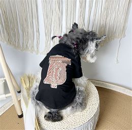 Vêtements pour chiens Lettre d'été Impression de T-shirt pour animaux de compagnie Vêtements pour chiens pour petits vêtements de mode