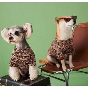 Vêtements pour chiens été mince respirant vêtements pour animaux de compagnie F lettre chien de compagnie Teddy Schnauzer Chai chien corgi T-shirt à manches courtes vêtements de mode CSD2403191