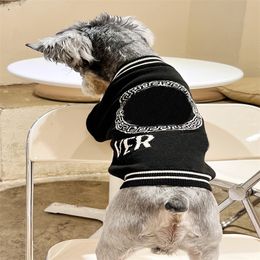 Dogs Dogs Designer Unisexe Spring Tricswear Pet Clothes Fashion Pet Pet Pet Unisexe Dog Coton Sweater polyvalent respirant pour animaux de compagnie