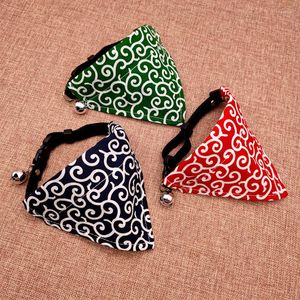 Colliers pour chiens 1PC Triangle Collier Bandana Anneau Cloche Décorer Réglable Pet Chat Bavoirs Cou Accessoires Designer Chiot Écharpe Produits