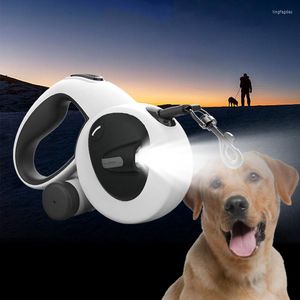 Colliers pour chiens 3 en 1 Laisse robuste Laisse pour animaux de compagnie rétractable automatique Lumière LED anti-traction pour les voyages en plein air avec distributeur de sacs à caca
