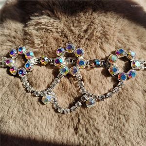 Hondenkragen Exquise Bling Crystal Collar Flowers Vorm diamant puppy Pet Shiny volledige strass ketting voor hondenkatten