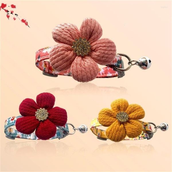 Colliers de chien Collier de chat Kawaii Collier réglable Fleurs Accessoires de cou pour animaux de compagnie Chiot Écharpe Noeud papillon Cadeau