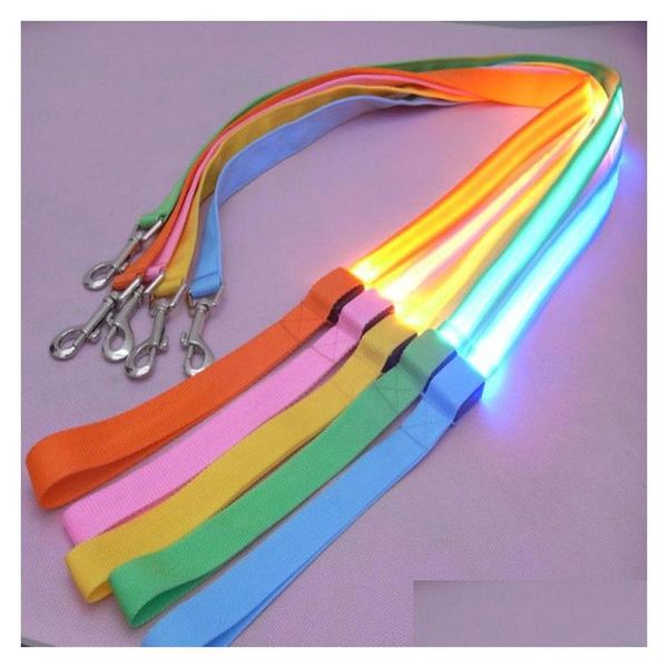 Collares para perros Correas 120 Cm Led Nylon Resplandor Mascotas Cachorros Correas de entrenamiento Correa de cuerda de plomo Cinturón de seguridad del automóvil Suministro de mascotas Entrega de la gota Dh6Hq