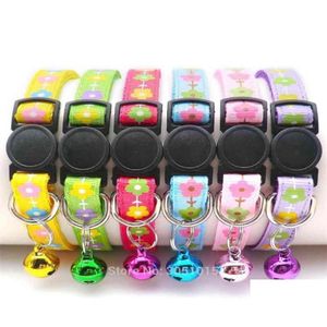 Collares para perros Correas 24 piezas Botón de seguridad Collar de gato Breakaway Pequeño lindo Nylon ajustable con campana para cachorros gatitos Collar Drop Dhq9C