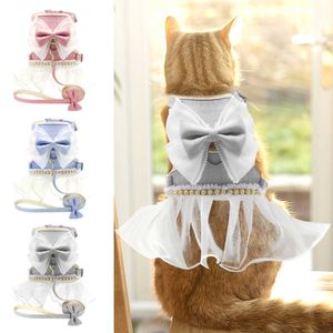 Halsbanden Harnas Schattig Kat Harnas Vest Met Leiband Nylon Strik Kitten Harnas Jurk Voor Katten Kleine Honden Kant Parel Accessoires Kat Benodigdheden T221212