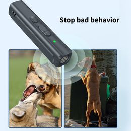 Colliers pour chiens Laisses Répulsif à ultrasons Dissuasion Anti-aboiements Teigne de chat Ultraviolet UV Détecter la lumière Arrêter le contrôle des aboiements Batterie rechargeable USB 230628