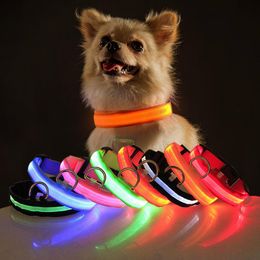 Coleiras para cães Coleira LED de carregamento USB Coleira de segurança para cães Luz noturna intermitente Coleiras fluorescentes Suprimentos para animais de estimação 230625