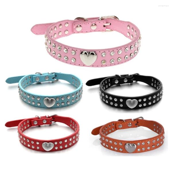 Collares de perros Rhinestones suaves Collar Pu Cuero de cuero acolchado Corazón de metal Corazón para una pequeña chihuahua