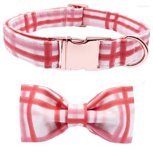 Collares para perros Estilo único Patas Collar del día de San Valentín con pajarita Mascota a cuadros rosa ajustable para mascotas grandes, medianas y pequeñas