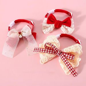 Hondenkragen Velvet Red Bow Pet Collar Birthday Year Lace Pearl Tie Princess Cat Puppy Verstelbare nek slabbetje