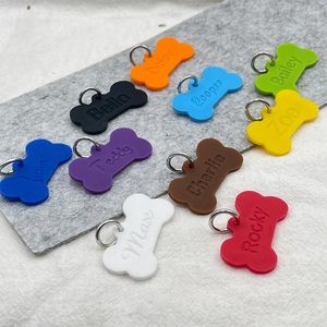 Hondentag Aangepaste siliconen botvorm Pet Anti-lost id tags Kraaggegraveerde naam aangepaste hangerse puppy-kragen accessoires