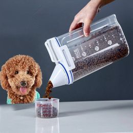 Jouets pour chiens à mâcher 15kg2kg Seau de nourriture pour chat Réservoir de stockage en plastique avec tasse à mesurer Récipient étanche à l'humidité Bocal scellé Fournitures pour animaux de compagnie 230627