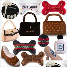 Jouets pour chiens Chews Designs Fashion Hound Collection Unique Squeaky Parody Chiens en peluche Jouet Sac à main par bouteille Chaussures à talons hauts Drop Deli Dhruf