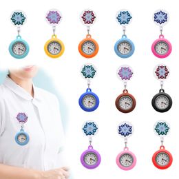 Voyage pour chiens à l'extérieur Snowflake Clip Pocket Watchs rétractables Hospital Médical Hospital Badge Reel Reel pour infirmière avec sile Doct Doct OTQPX