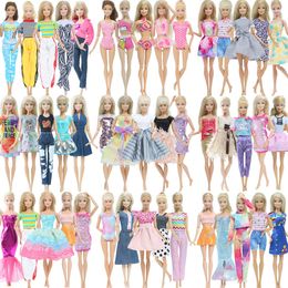 Doll -accessoires 45 set mode dagelijkse casual sport outfits vest shirt rok broek kleding kleding voor huis 230424