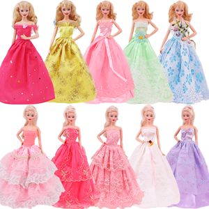 Doll -accessoires Case For S Kleding Princess Dress Trailing Wedding Bride Huwelijksspeelgoed Huis Ornamenten 230821