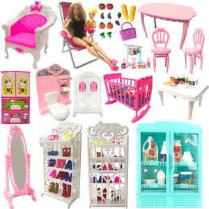 Doll -accessoires NK MIX TOETOUS MINI MIDROR BED TAFEL Keuken koelkast voor Kelly servies Play huismeubilair JJ 230424