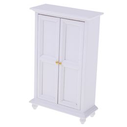 Accessoires de maison de poupée 1 12 Meubles miniatures de maison de poupée Armoire en bois blanc Modèle réaliste Accessoires de poupée créative pour enfants Cadeau 230626