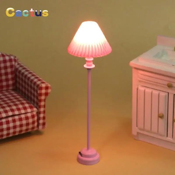 Accesorios para casa de muñecas 1 12 Casa de muñecas Miniatura Lámpara LED rosa Lámpara de pie Lámpara de pie Lámpara de mesa Modelo Decoración para el hogar Juguete Accesorios para casa de muñecas 231212
