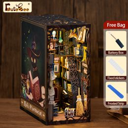 Accesorios para casa de muñecas CUTEBEE Book Nook Kit DIY Casa de muñecas de madera con luz táctil Muebles Farmacéutico mágico Sujetalibros Decoraciones navideñas en miniatura 230422