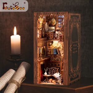 Poppenhuis accessoires CuteBee Diy Book Nook Miniature House Booknook Shelf Insert Retro Eternal Bookstore Led Lights Model voor handgemaakte kinderen geschenken 230503