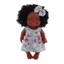 Dolls 12inch African Black Baby Girl Figures met hoofdband Orange Rompers spelen poppen voor cadeau 230210