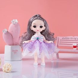 Poupées 17 cm robe croisée poupée mignonne belle mode Simulation princesse fille vêtements réglables semblant jouer maison enfants cadeau d'anniversaire 231124