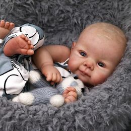 Poupées 19 pouces déjà finies peintes pièces de poupée Reborn bébé mignon peinture 3D avec des veines visibles corps en tissu inclus 230308