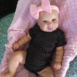 Poppen 19 inch reeds afgewerkt Reborn Baby Doll Maddie Smile Girl Handmade 3D Skin Visible Veins Art Collection Toy Figure Cadeau 230814