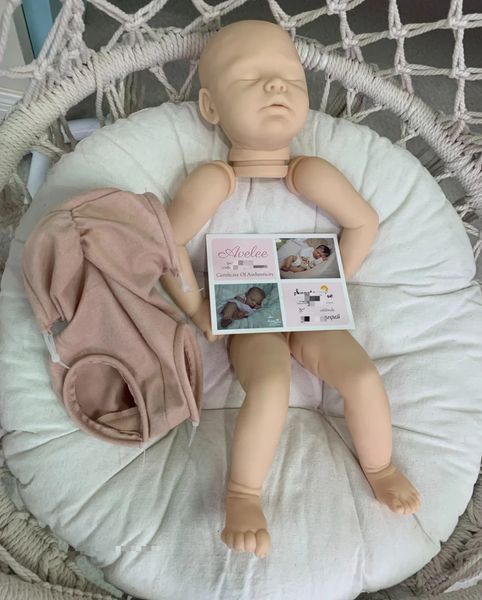 Poppen 20 inch onvoltooide herboren poppenset Slapende baby Avelee Ongeverfde onderdelen met stoffen lichaam en COA Bebe Supply 231024