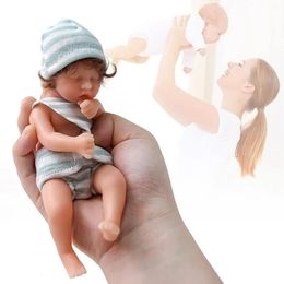 Poppen 6" Reborn babypoppen voor jongens Siliconen Glimlachbabypop Levensecht Mini geboren pop Anti-stress Levensecht 3D Huidskleur Speelgoed Geschenk 231027
