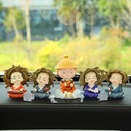 Dolls Accessories Car Interior Decorations, Xiangyun Little Monk, Interior Center Console Decorations, Four NOS Monk Resin Ornamenten