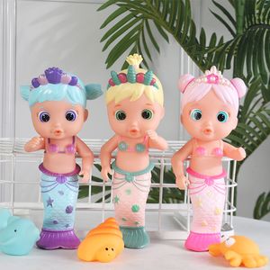Muñecas Baby Bjd Dolls Mermaid Bath Toy Girl Cute Squirting Mermaid Doll Juguetes de baño que cambian de color Magic Water Game Toys para niños 230829