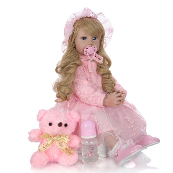 Diseño de muñecas elegante bebé Reborn niña 24 ''60 cm princesa vinilo suave con largo dorado rizado regalos de Navidad 230731