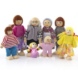 Poupées Petits jouets en bois Ensemble Happy Dollhouse Family Figures 8 personnes Poupée Jouet Enfants Enfants Jouant Cadeau Faire semblant 230907