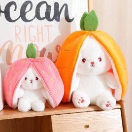 Poupées en peluche décorant la décoration de jouets réversibles carottes Strawberrys Bunny Pillow Poll Poll pour jouer à des câlins