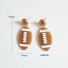 Boucles d'oreilles à balle drôle de donarsei pour femmes créatives footballeur basketball Baseball Rugby acrylique Drop sonnerie des boucles d'oreilles