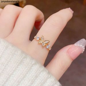 Dongmen Zoete en veelzijdige diamanten ingelegde vlinderring voor dames Lichte luxe en populair ontwerp Sense Ring Super onsterfelijke hand sieradenring