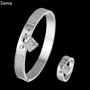 Donia Sieraden Luxe Bangle Europese en Amerikaanse Mode Classic met Lock Koper Micro-Inlaid Zirkoon Armband Ring Set Lady Designer