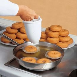 Donut Mold draagbare maker DIY Bakgereedschap Keuken Milker Handmatige Wafel Dispenser Donutmachine Easy Fast 240509