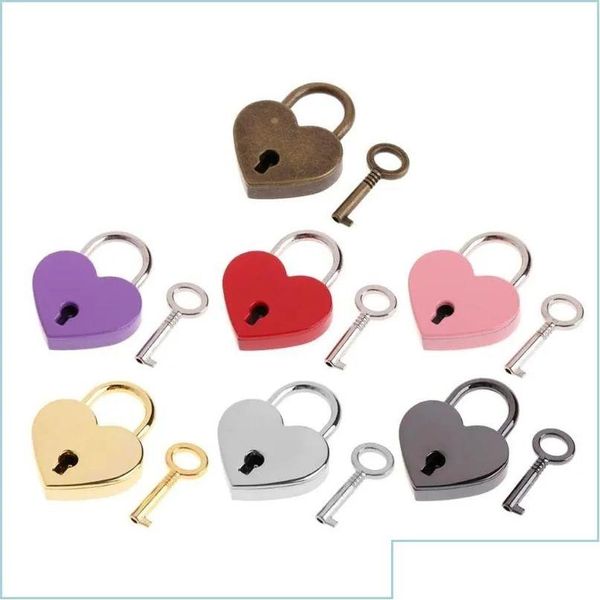 Serrures de porte Serrures de porte Poignées de cuisine Forme de coeur Vintage Mini cadenas en métal Petit sac Valise Lage Boîte Journal Livre Serrure à clé avec goutte Dhhqz