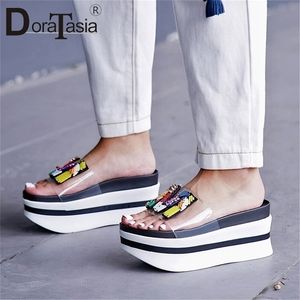 TASIA Summer Girl Plate-forme épaisse Diapositive Mode Transparent PVC Pantoufles Casual Femmes Wedges Chaussures Femme Y200423