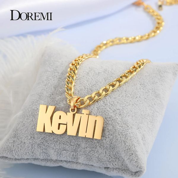 Doremi 5 mm chaîne cubaine Collier Collier personnalisé en acier inoxydable Old English Letter Gold Collier Pendent Gift Plaque 240415