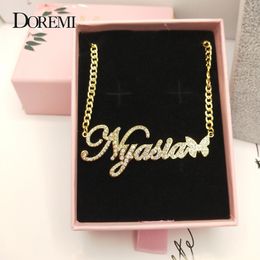 Doremi aangepaste roestvrijstalen naam ketting met vlinder voor vrouwen goud Cubaanse ketting choker gepersonaliseerde aangepaste sieraden 240416