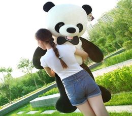 Dorimytrader Jumbo Schattige Lachende Panda Knuffel Gigantische Dierenpanda's Gevulde Kinderen Spelen Pop Geweldig Cadeau 55inch 140cm DY614061119372