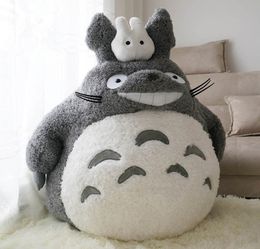 Dorimytrader Calidad Anime Totoro Plush Toy Big Gray Llughed Cartoon Totoro Muñeca para niños Decoración de regalos 55cm 77cm DY505617369848