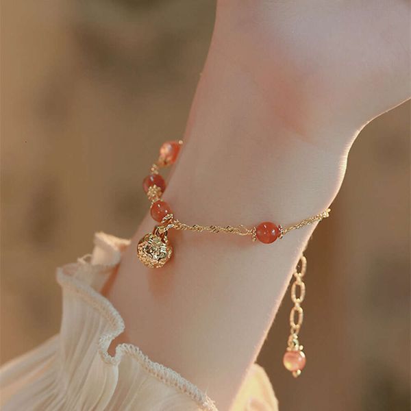 Labios carmesí punteados * AGATE ROJA DEL SUR Instagram Diseño pequeño Girl Girl Bell Regalos a la mejor amiga Pulsera de verano Femenino